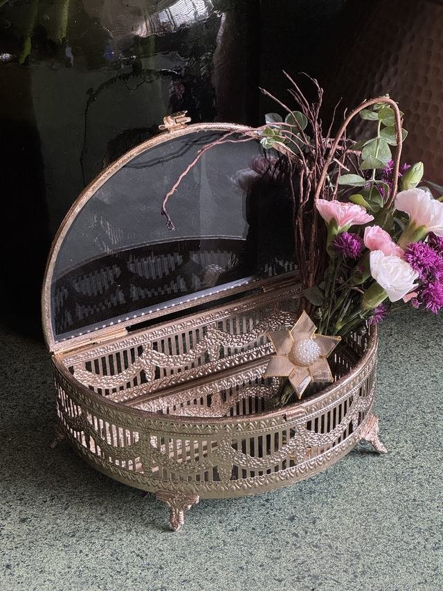 Jali Half-Moon Box