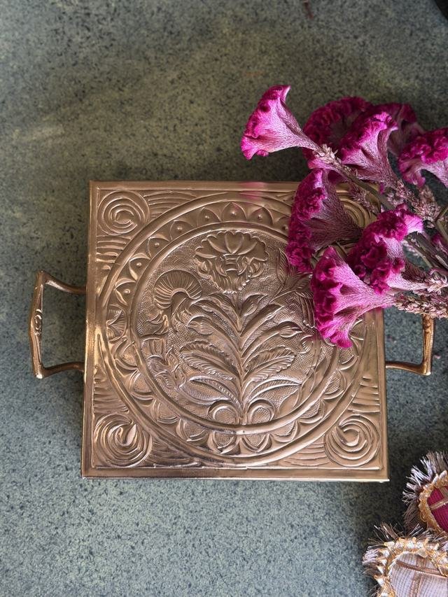 The Maharani Box Square